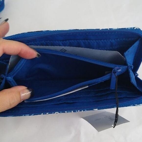 Vera Bradley Accordion Wallet, Blue Star Medallion - Picture 7 of 7